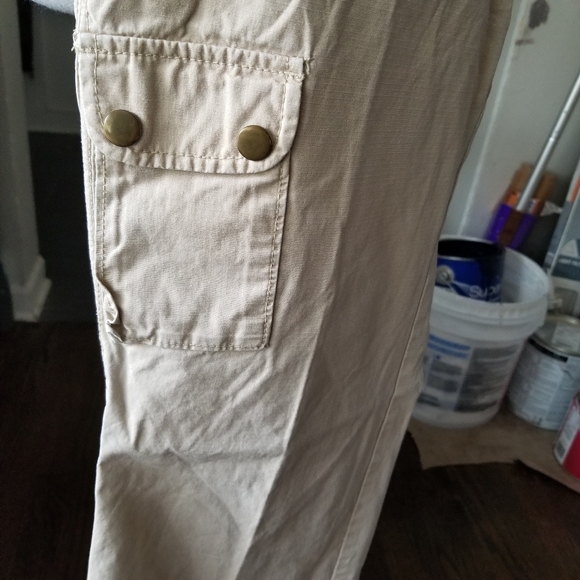 Pants with extra pockets - Picture 2 of 2